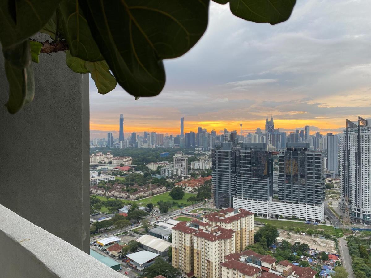 Skyline Garden 2 Bedrooms Homestay Near Klcc Kuala Lumpur Exterior foto